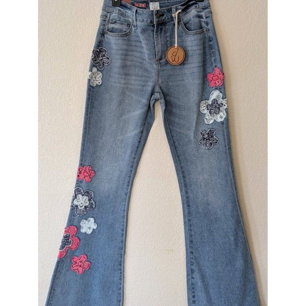 DRIFTWOOD- Fiora Flare Applique. Size 6 , 3D embroidered flowers, BOHO, NWT!